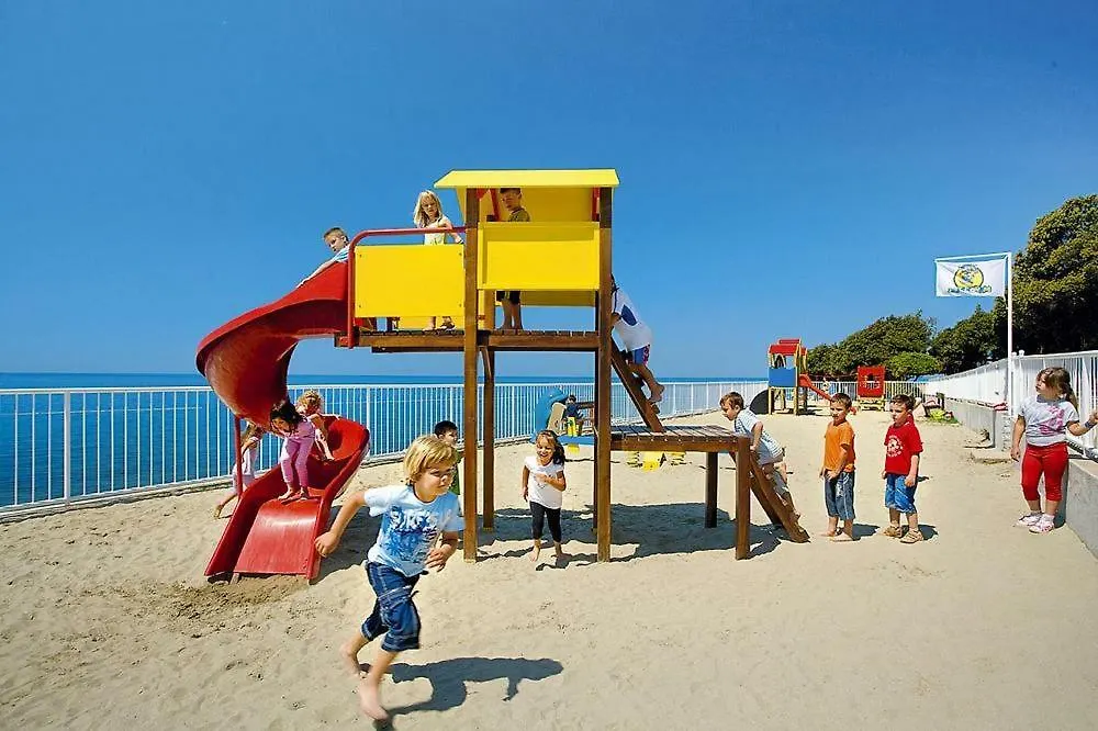 Apartment Holiday Resort Lanterna Sunny Resort By Valamar Sunset Porec Cis01221 Cya Croatia